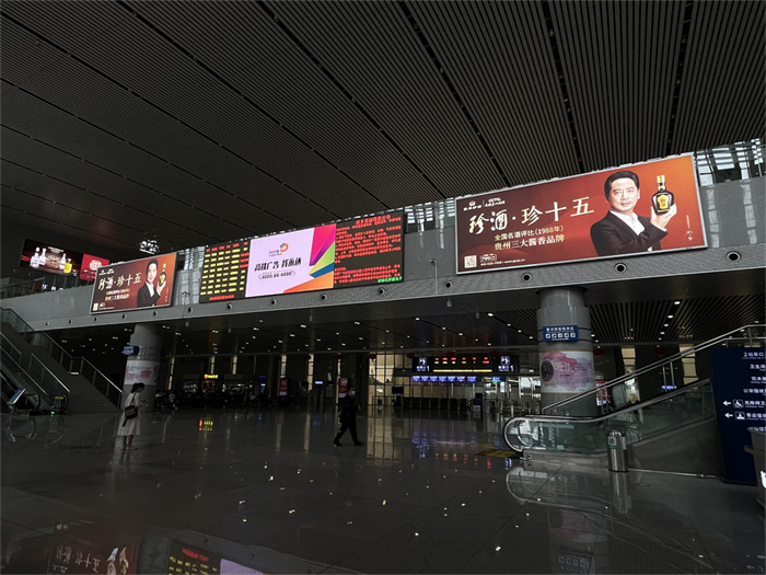 地鐵廣告區(qū)別于其他戶外廣告，究竟有何獨(dú)特特點(diǎn)呢？